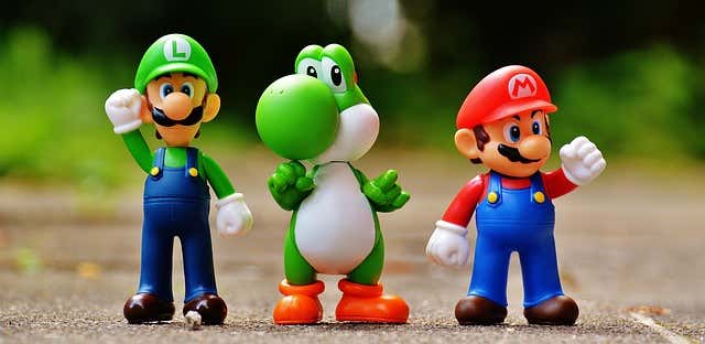 How To Find & Play 1980s & 1990s Console Games On Your PC image - mario-1557240_640