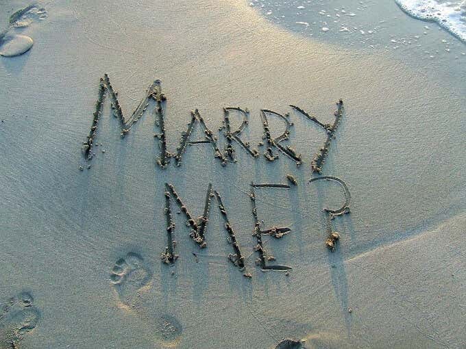 How Online Dating Scammers Work image 2 - Marry-Me