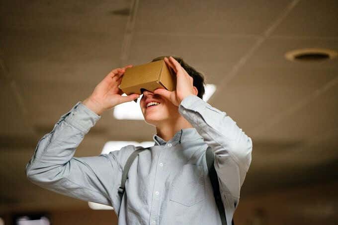 Everything You Need To Know About 360-Degree Video image - Google-Cardboard