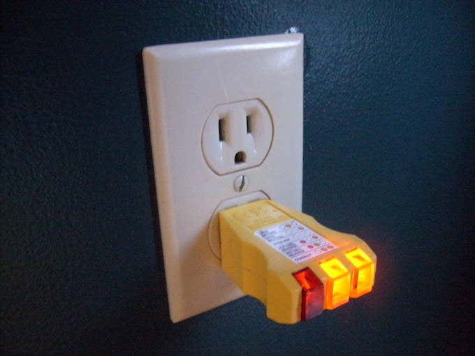 Smart Plug Not Connecting: Solutions - GadgetMates