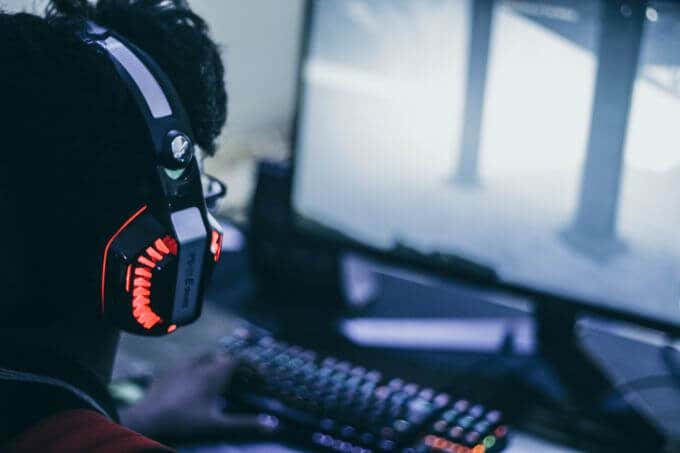 8 Best FPS Browser Games You Can Play Online Now image - fredrick-tendong-6ou8gWpS9ns-unsplash