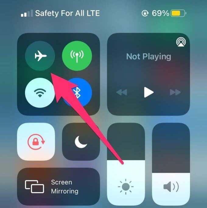 Enable Airplane Mode image 2 - 02-airplane-mode-ios-2