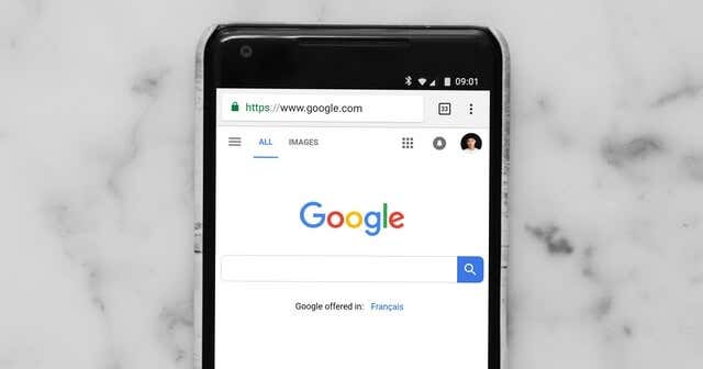 Google search bar on a smartphone - 02-google-on-smartphone