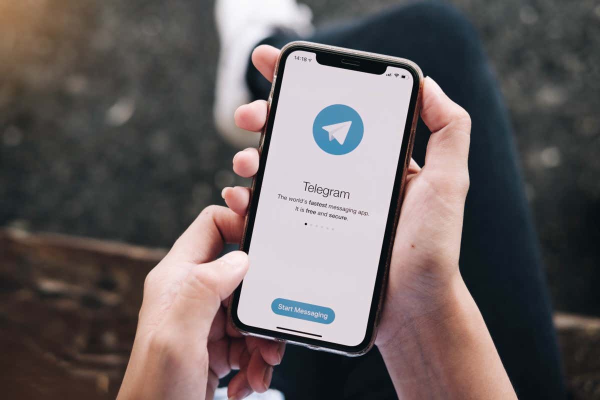 How to prevent people from saving or taking a screenshot of your texts on  Telegram